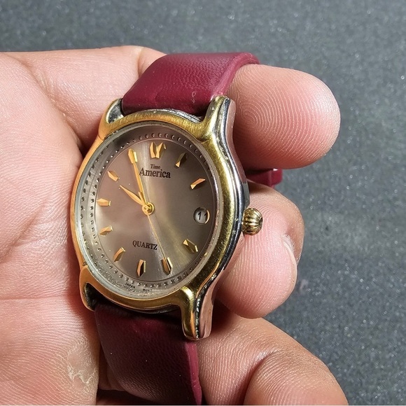 Vintage Time America Ladies Quartz Watch Silver/gold Tone Date Just Working - Picture 7 of 9